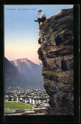 AK Innsbruck, Totalansicht aus der Ferne mit Bergsteiger