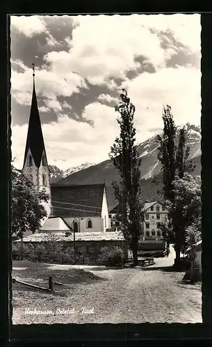 AK Umhausen /Oetztal, Hotel Krone und Pfarrkirche