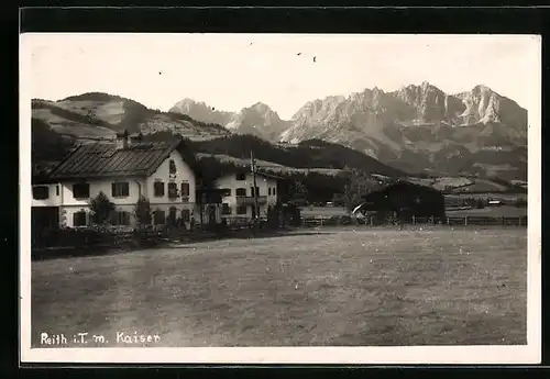 AK Reith, Ortsansicht mit Bergpanorama
