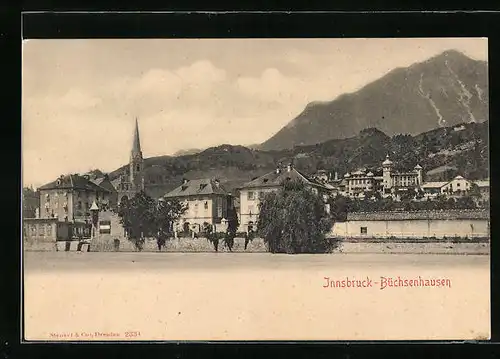AK Innsbruck-Büchsenhausen, Ortspartie mit Blick auf die Kirche