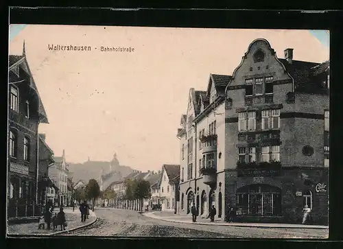 AK Waltershausen, Bahnhofstrasse mit Cafe und Bäckerei