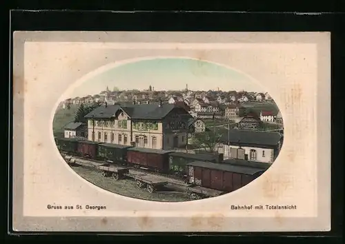 Präge-AK St. Georgen /Schwarzwald, Bahnhof mit Ortsansicht