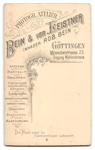 Fotografie Bein & von Leistner, Göttingen, Weenderstr. 23, Portrait charmanter junger Mann mit Oberlippenbart