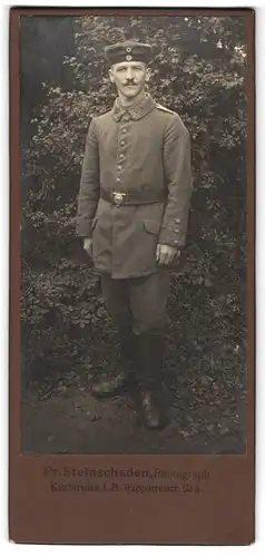 Fotografie Fr. Steinschaden, Karlsruhe i. B., Soldat Johannes Heinrich in Feldgrau Uniform Rgt. 12 mit Krätzchen