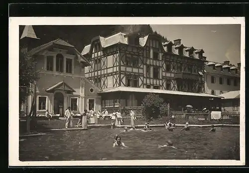 AK Einöd, Schwimmbad mit Villen