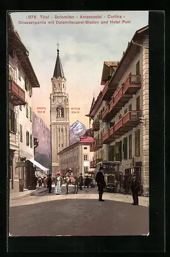 AK Cortina, Strassenpartie mit Dolomitenpost-Station und Hotel Post