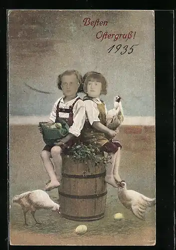 Foto-Collage-AK Paar mit Hühnern sitzt auf einem Fass, Ostergruss