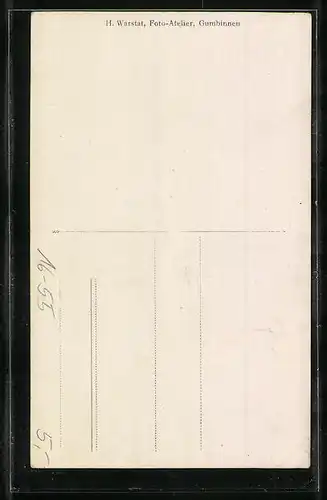 Foto-AK Junge Frau in Bluse mit kleinem Kind, Passepartout