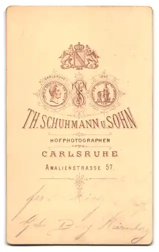 Fotografie Th. Schuhmann u. Sohn, Karlsruhe, Amalienstr. 57, Herr mittleren Alters mit krausem Vollbart