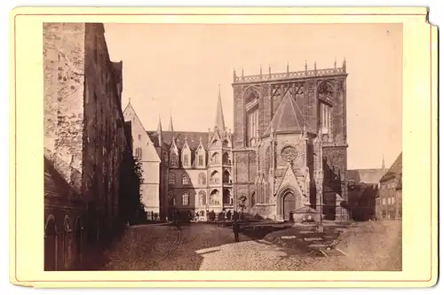 Fotografie unbekannter Fotograf, Ansicht Meissen in Sa., Blick auf den Meissener Dom vor 1903 noch ohne Türme