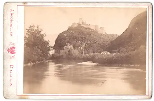 Fotografie A. Augschiller, Bozen, Ansicht Bozen, Flussbiegung mit Blick auf das Schloss Sigmundskron