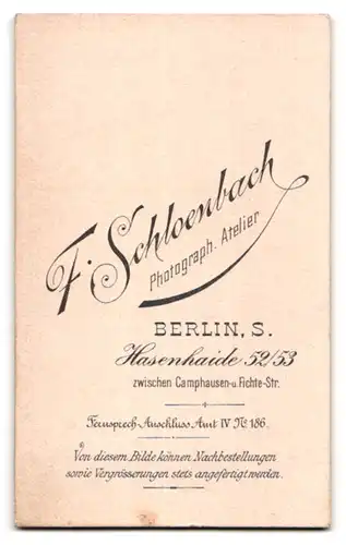 Fotografie F. Schloenbach, Berlin, Hasenheide 52-53, Süsses Kleinkind im weissen Kleid