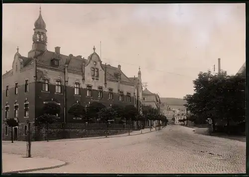 Fotografie Brück & Sohn Meissen, Ansicht Olbernhau i. Erzg., Partie in der Bahnhofstrasse mit dem Postamt
