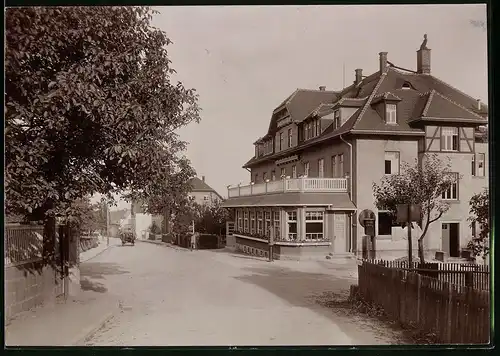 Fotografie Brück & Sohn Meissen, Ansicht Hartha-Hintergersdorf, Strassenpartie am Hotel Forsthaus, Werbesäule Shell