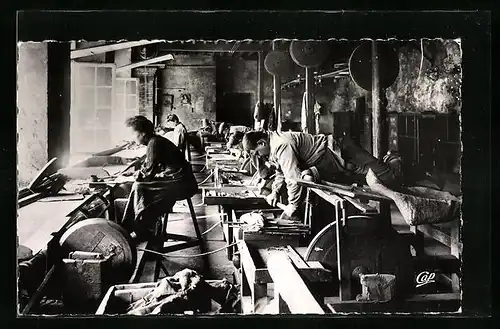 AK Thiers, Intérieur d`une Coutellerie, Les Émouleurs, Besteck