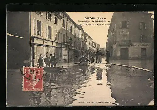 AK Givors, Inondations 1910, Place Carnot et Rue de Lyon, Hochwasser