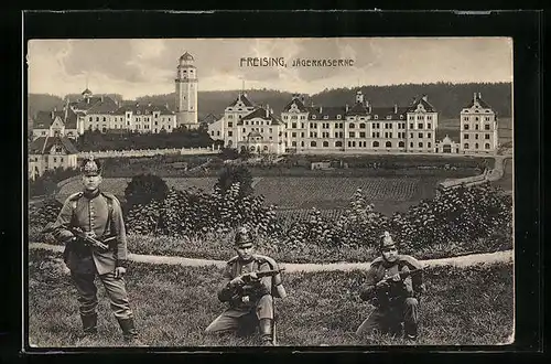 AK Freising, Jägerkaserne mit drei Soldaten