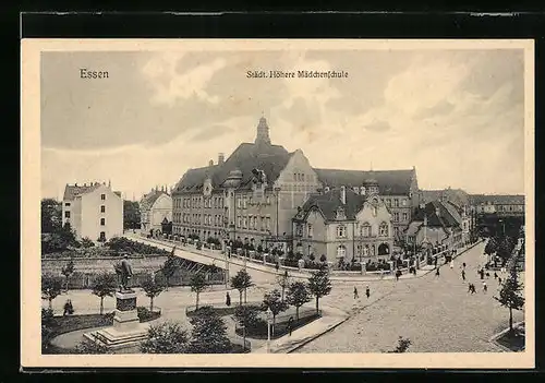 AK Essen a. d. Rh., Strassenpartie an der Städt. Höheren Mädchenschule