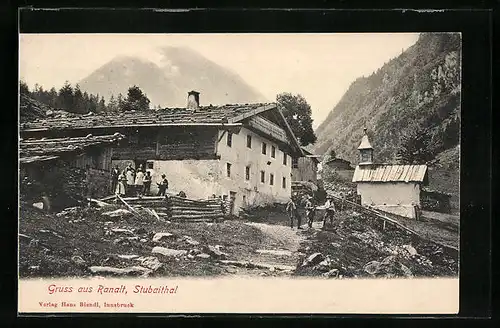 AK Ranalt /Stubaithal, grosses Haus und kleine Kapelle