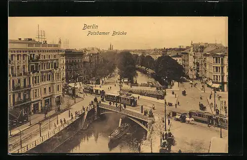 AK Berlin, Strassenbahnen passieren die Potsdamer Brücke