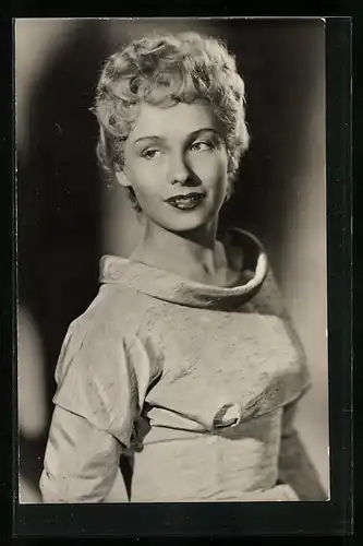 AK Schauspielerin Christina Huth Im edlem Kleid