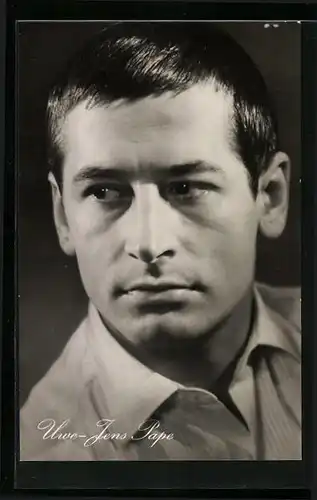 AK Schauspieler Uwe-Jens Pape im Oberhemd