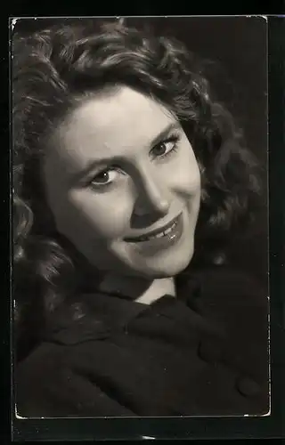 AK Schauspielerin Sonja Sutter mit freundlichem Lächeln