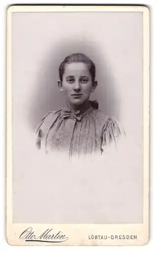 Fotografie Otto Martin, Dresden-Löbtau, Reisewitzerstrasse 20, Junge Dame mit zurückgebundenem Haar