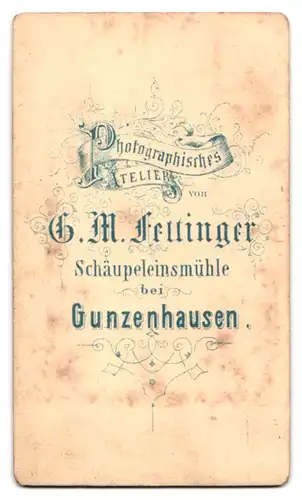 Fotografie G. M. Fettinger, Gunzenhausen, Junger Mann in zeitgenössischer Kleidung