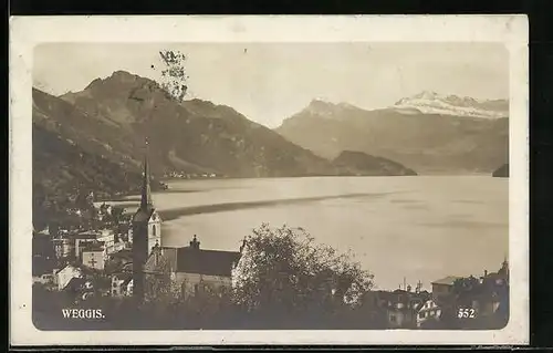 AK Weggis, Ortsansicht mit einem See