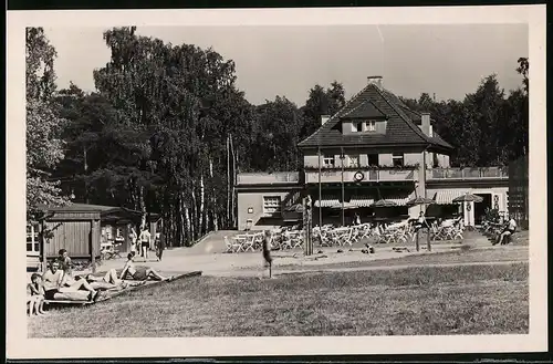 Fotografie Brück & Sohn Meissen, Ansicht Radebeul, Blick in das Bilz-Bad mit Wirtschaftsgebäude