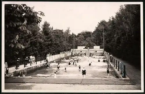 Fotografie Brück & Sohn Meissen, Ansicht Radebeul, Blick in das Bilzbad, Wellenbad