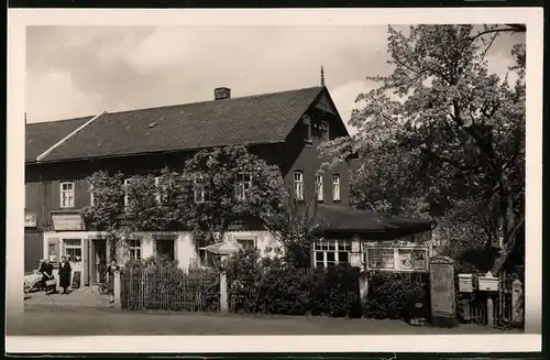 Fotografie Brück & Sohn Meissen, Ansicht Bärenfels / Erzg., Blick auf das Heim Abenröte mit Kolonialwarenhandlung