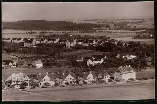Fotografie Brück & Sohn Meissen, Ansicht Geringswalde, Blick auf den Ort mit Haus im Bau