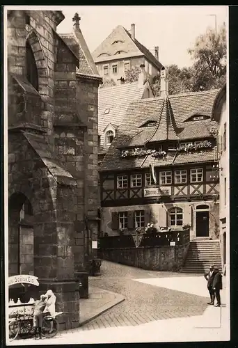 Fotografie Brück & Sohn Meissen, Ansicht Meissen i. Sa., Partie an der Weinkelterei Vincenz Richter, Eisverkäufer