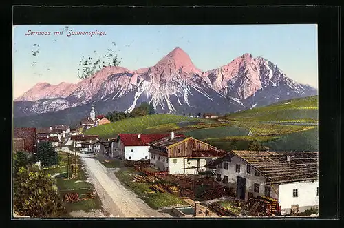 AK Lermoos, Ortspartie mit Strasse und Sonnenspitze