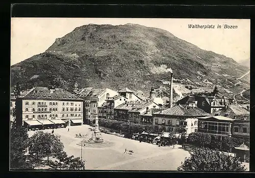 AK Bozen, Waltherplatz mit Brunnen