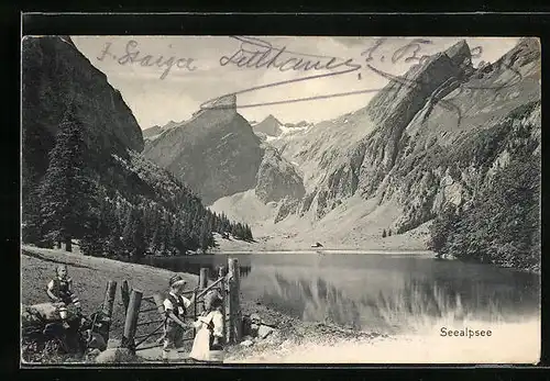 AK Seealpsee, Blick auf die Berge und spielende Kinder