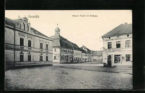 AK Jessnitz, Kleiner Markt mit Rathaus