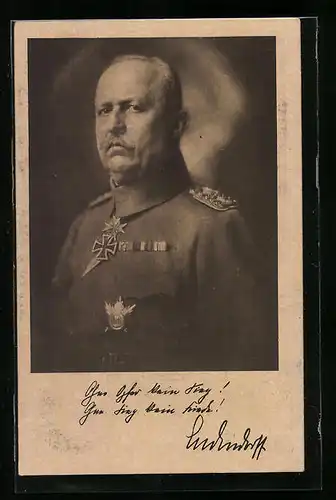 AK Erich Ludendorff in Uniform mit Abzeichen und Eisernem Kreuz