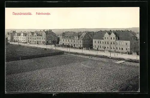 AK Neusörnewitz, Fabrikstrasse mit Gasthof