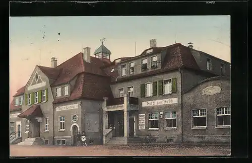 AK Eibau, Hotel zum Hirsch und Weinhandlung mit Strasse