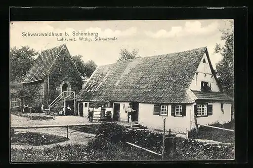 AK Schömberg /Schwarzw., Schwarzwaldhaus mit spitzgiebeligem Nebengebäude