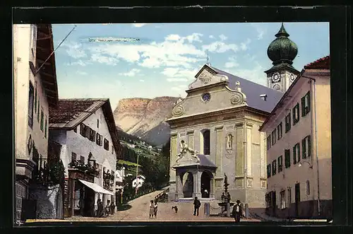 AK St. Ulrich, Strassenpartie mit Kirche