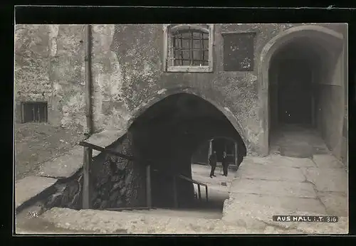 AK Hall i. T., Torbogen mit Treppe