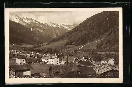 AK St. Anton am Arlberg, Teilansicht mit Bergen