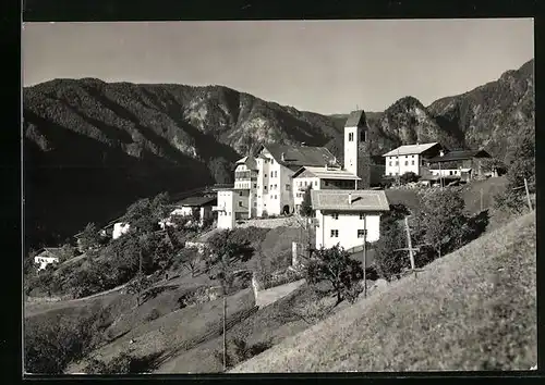AK Latzfons, Ortsansicht mit Kirche