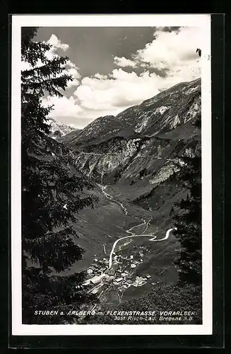 AK Stuben am Arlberg, Ortsansicht mit Flexenstrasse