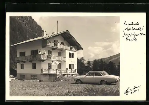 AK Mayrhofen, Landhaus Mariandl mit Auto