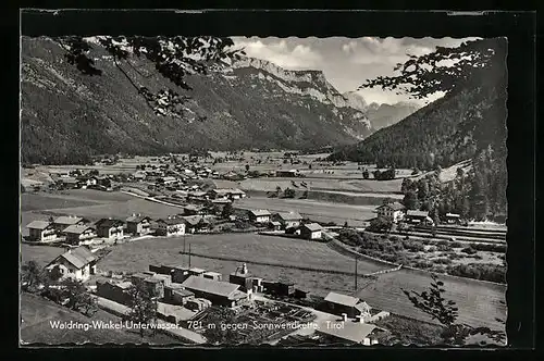 AK Waidring-Winkel-Unterwasser, Ortsansicht gegen Sonnwendkette
